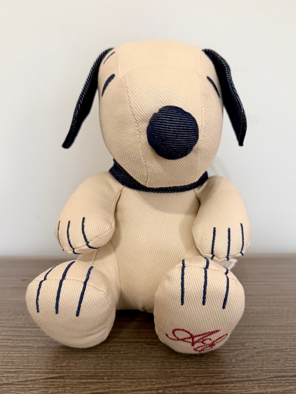 American Eagle x Peanuts 2024 Collectable Denim Stuffed Snoopy With Bag. NWT! - Picture 4 of 16